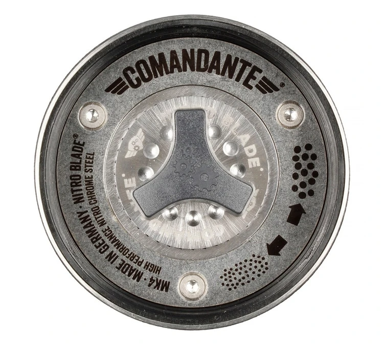 Moulin à Café COMANDANTE C40 MK4 Nitro Blade Virginia Walnut – Image 2