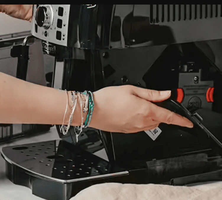 DELONGHI Magnifica ECAM 22.140.B - Garantie 3 Ans – Image 6