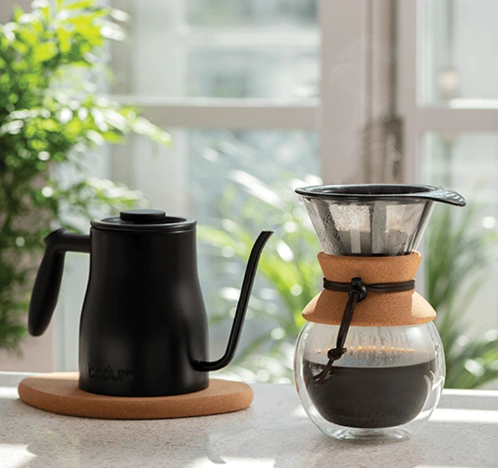 Bouilloire Traditionnelle Gooseneck - Inox Noir Mat à Long Bec - 1L - BODUM – Image 3